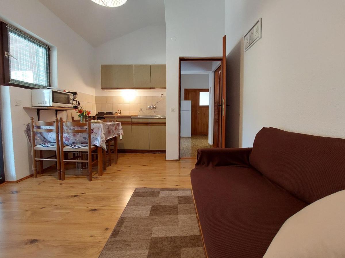 Apartments Vilim Pinezići Exteriér fotografie